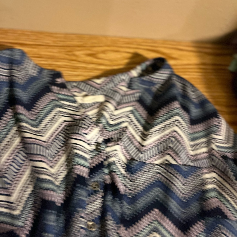 Button down - Picture 2 of 5